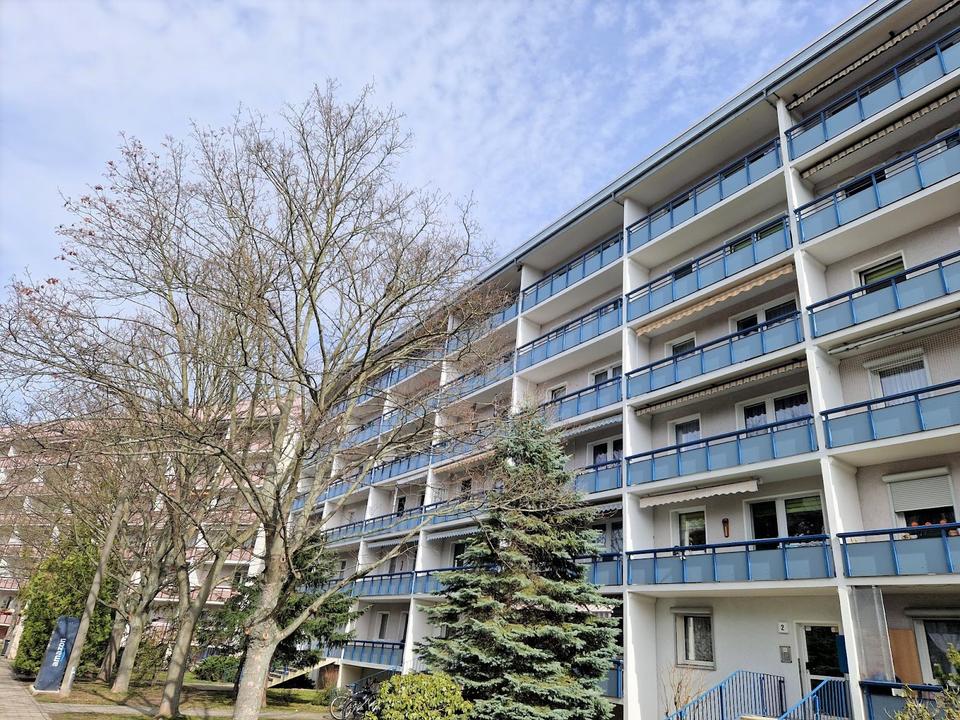 Thumbnail-**FRISCH RENOVIERT**3-Zimmer-Wohnung 1.OG Balkon Bad mit Wanne ab 15.05.2026