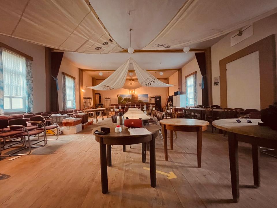 Thumbnail-Saal, besonderes Atelier, Gemeinschaft für Künstler, Musiker z.B