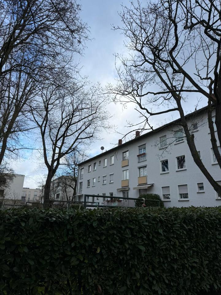 Thumbnail-Helle, neu sanierte 1,5-Zimmer-Wohnung in Frankfurt-Unterliederbach