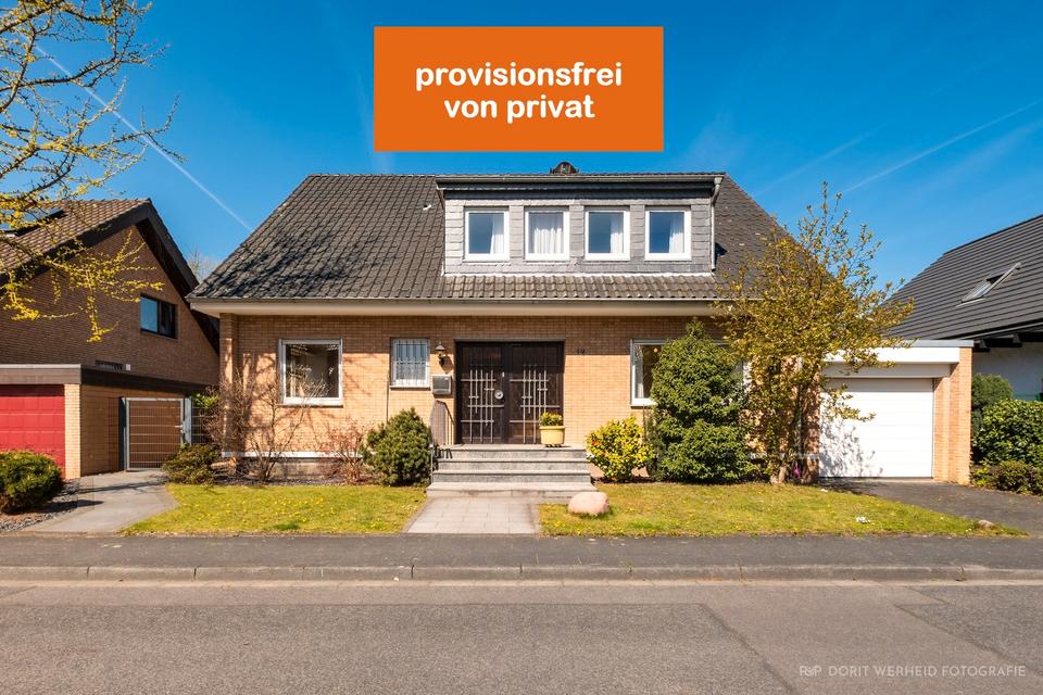 Thumbnail-Einfamilienhaus mit Garage, voll unterkellert in Bonn-Holtorf
