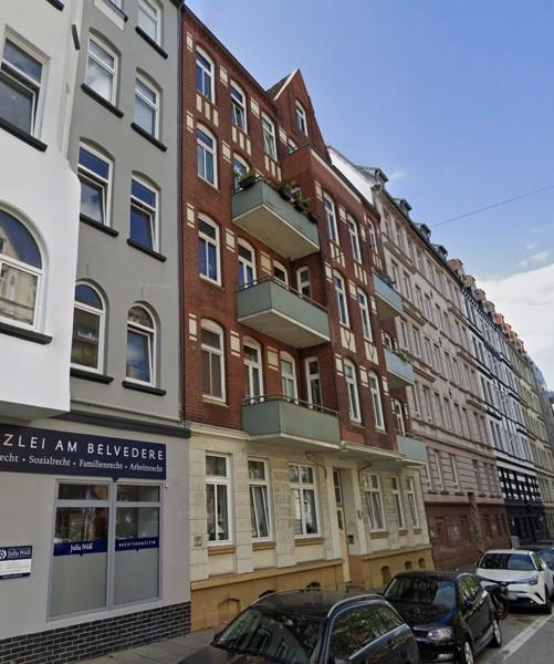 Thumbnail-Schöne 3 Zimmer Altbauwohnung mit Loggia und Balkon