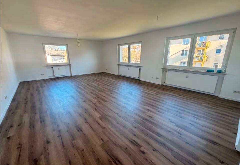 Thumbnail-4-Zimmer-Wohnung 127 m² | Weitblick | modernisiert | 2. OG
