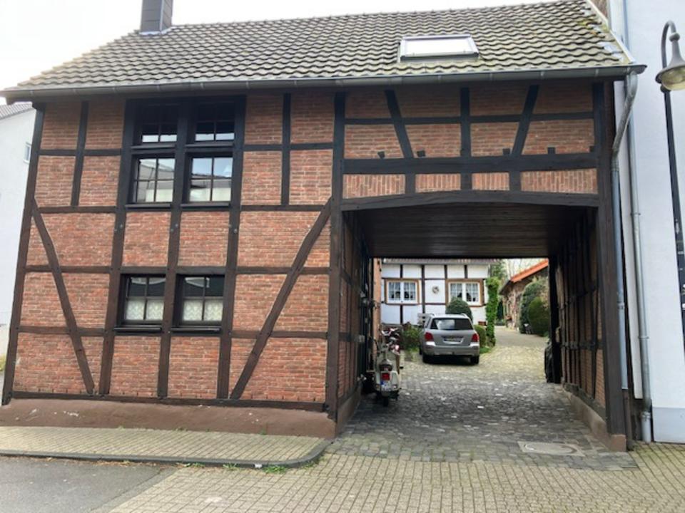 Thumbnail-Doppelhaushälfte in Hofanlage in Hürth-AlstädtenBurbach