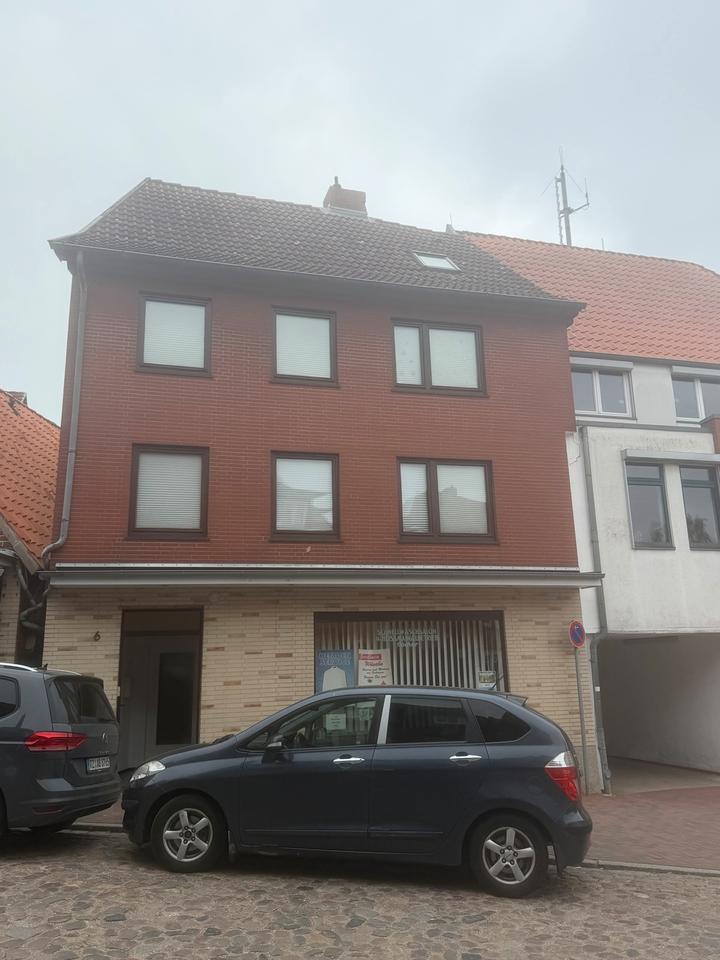 Thumbnail-Haus mit Wohnung und Geschäftstfläche