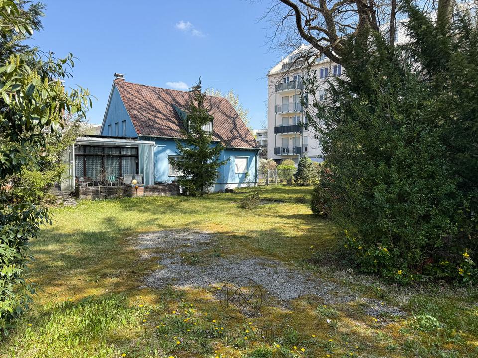Thumbnail-Seltene Gelegenheit: Baugrundstück mit Vorbescheid für Mehrfamilienhaus in begehrter Münchner Lage