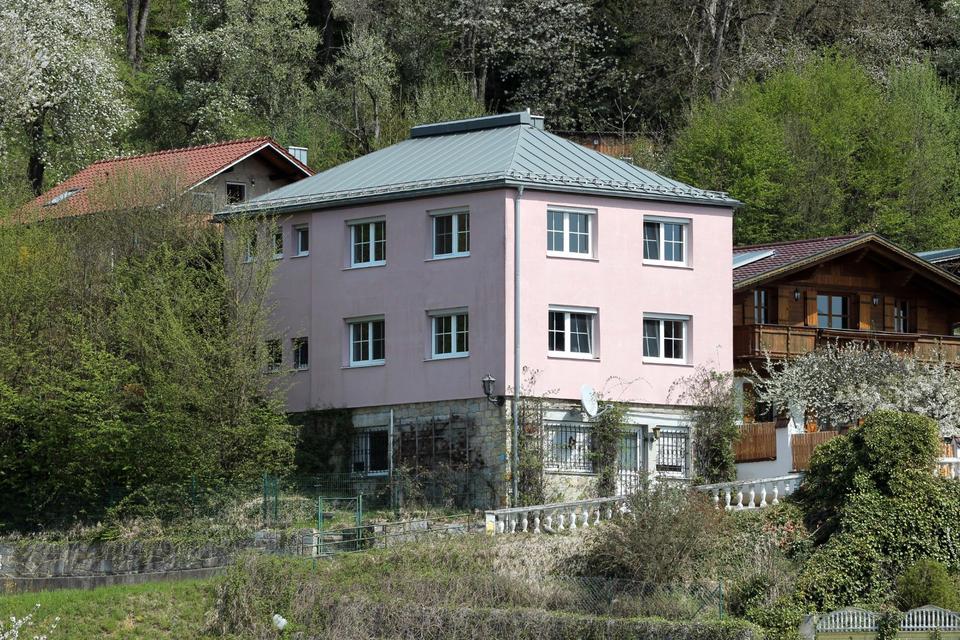 Thumbnail-Einfamilienhaus mit Einliegerwohnung und Garten