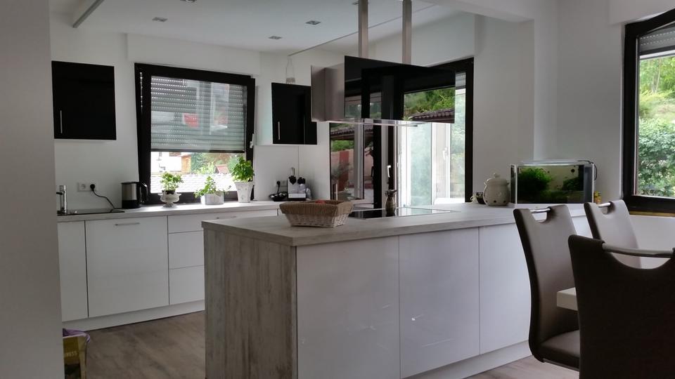 Thumbnail-Zweifamilienhaus mit Einliegerwohnung und großem Garten mit Pool