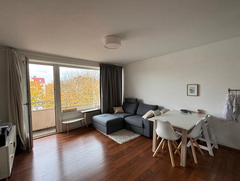 Thumbnail-Von Privat: 2-Zimmer-Wohnung mit Balkon, Weitblick, TG, Fahrstuhl