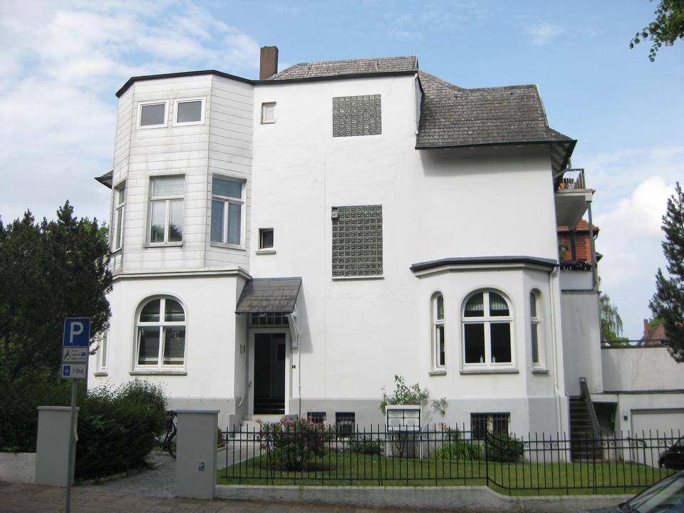 Thumbnail-Schöne u. große 2,5 Zi. Altbauwohnung in Gerichtsnähe