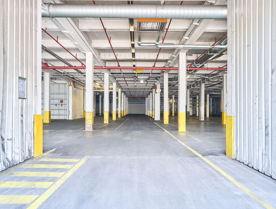 Thumbnail-Große Halle mit Rolltor und ebener Andienung – 247 Zugang, ab 2 EURm²!*