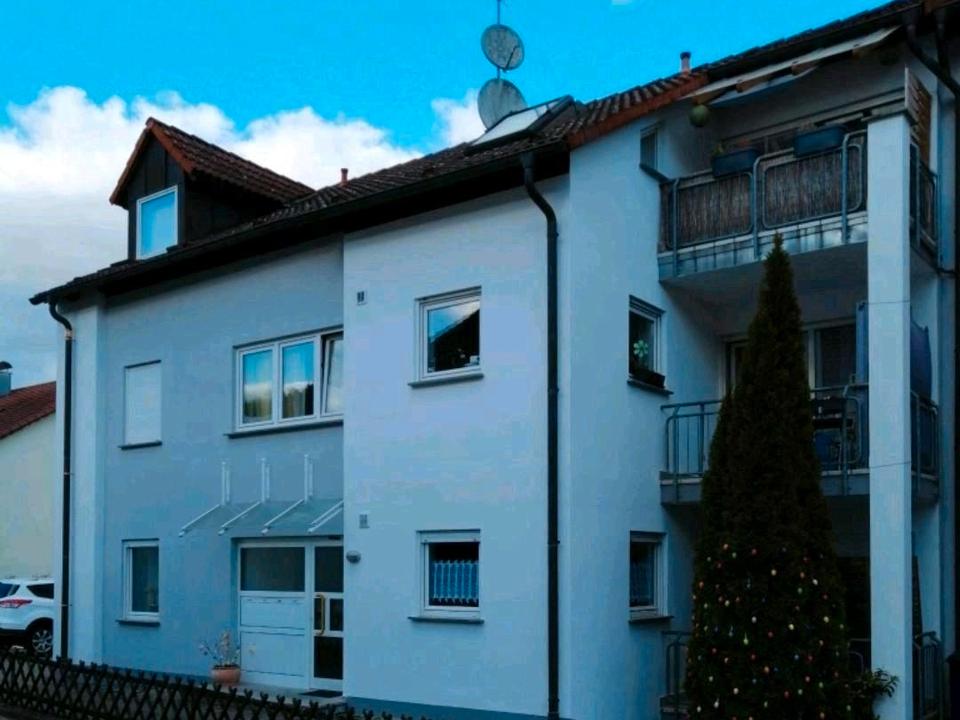 Thumbnail-Mehrfamilienhaus mit neuer Fassade