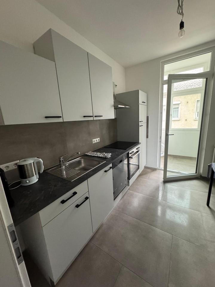 Thumbnail-3-Zi.-Wohnung in Stuttgart-Untertürkheim.Auch als WG.