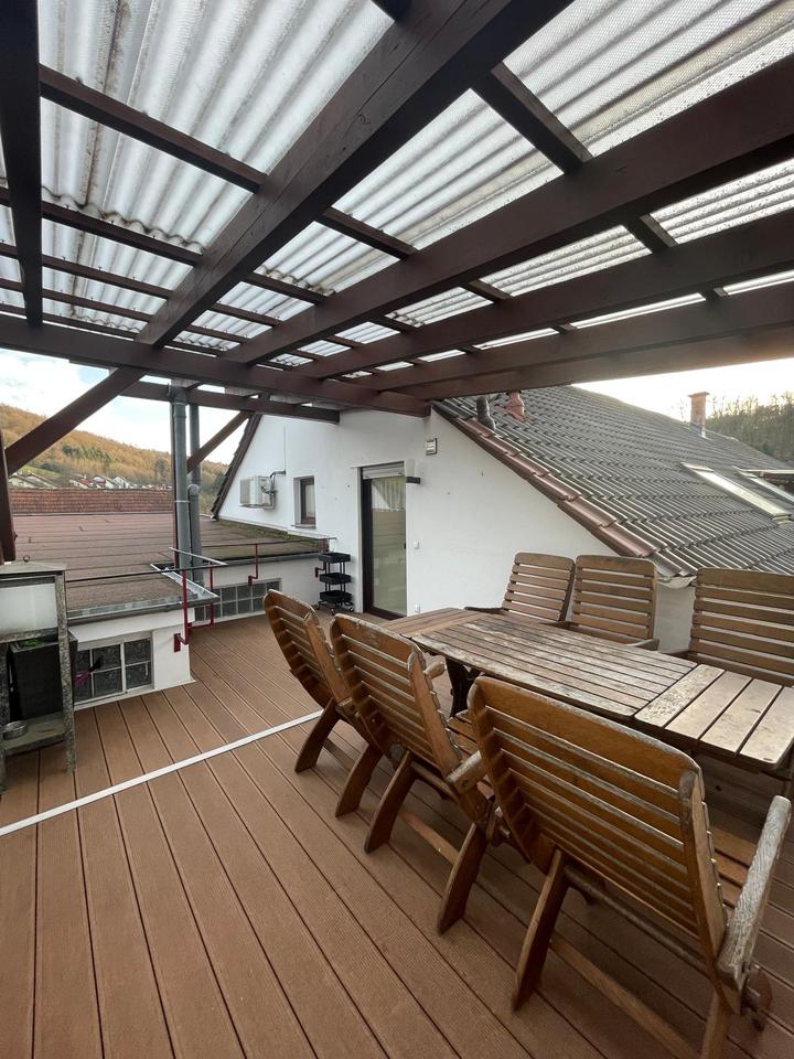 Thumbnail-Attraktive 4-Zimmer-DG Whg. mit großer Dachterrasse