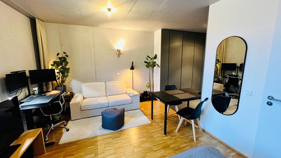 Thumbnail-Möbliertes 1-Zimmer-Apartment in Köln mit Blick auf den Dom – All-Inclusive Miete!