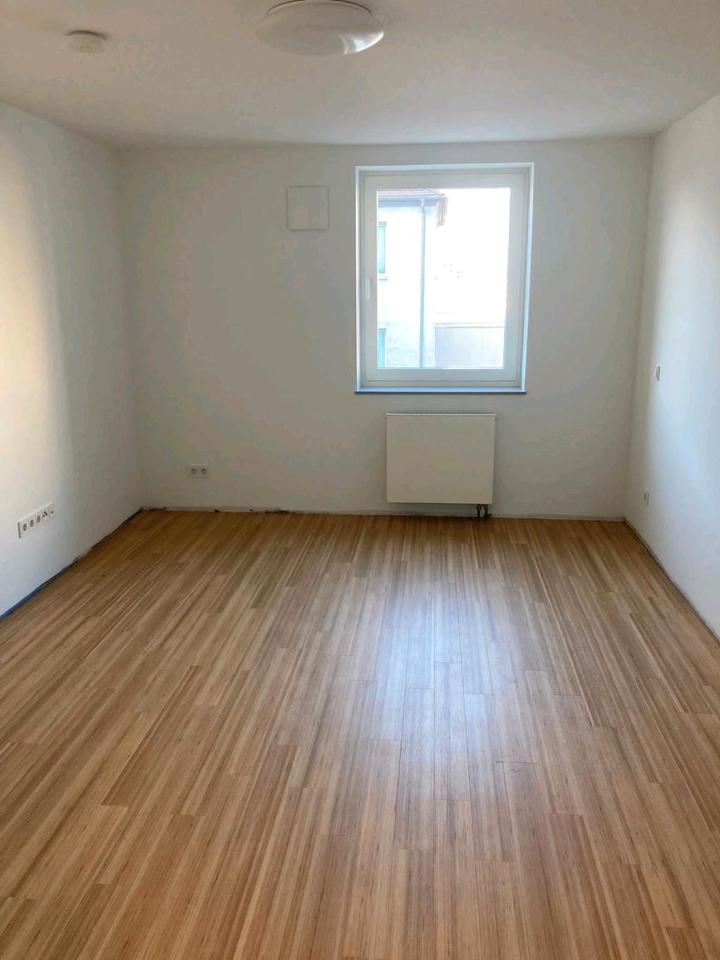 Thumbnail-3-Zimmer Wohnung im 2. OG in Würzburg Grombühl