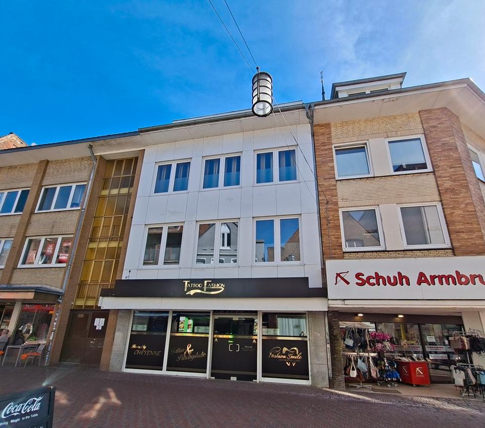Thumbnail-Ladenlokal Praxis Büro (Geschäftshaus) in der Itzehoer Fußgängerzone zu vermieten