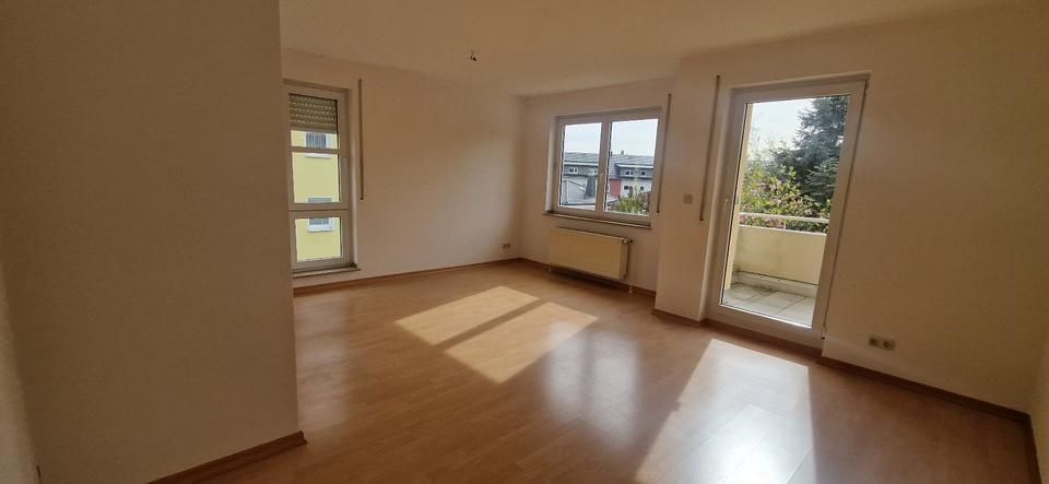 Thumbnail-Am Sportplatz 8 - Charmante 2-Raum-Wohnung in begehrter Lage von Freital Pesterwitz- 58,5 m², mit Balkon und Stellplatz