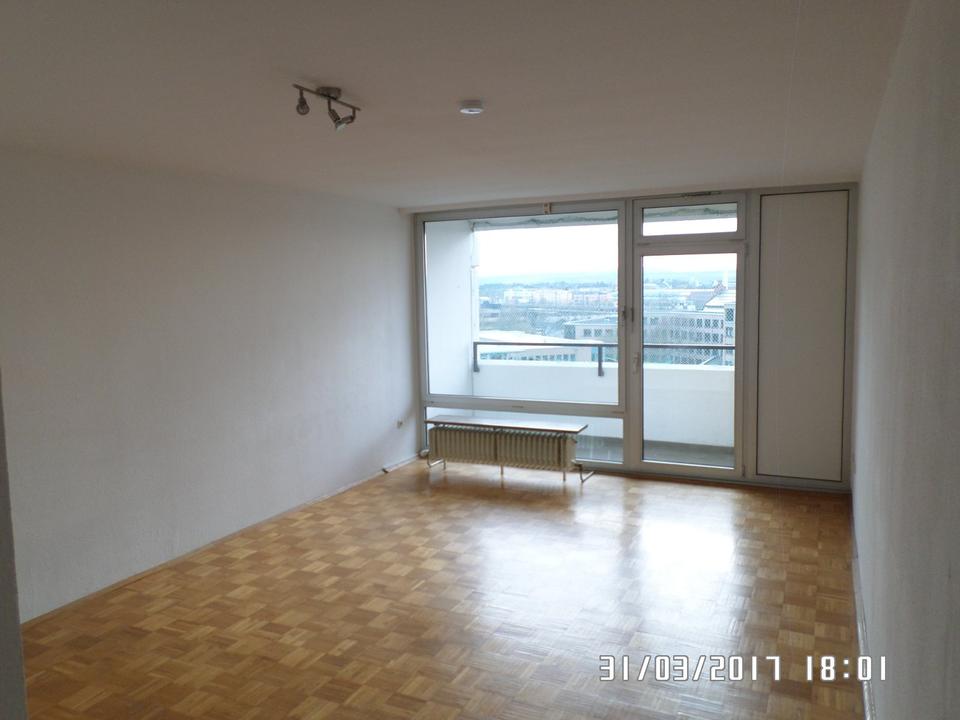 Thumbnail-Sonnige Hochhauswohnung in der 6ten Etage.