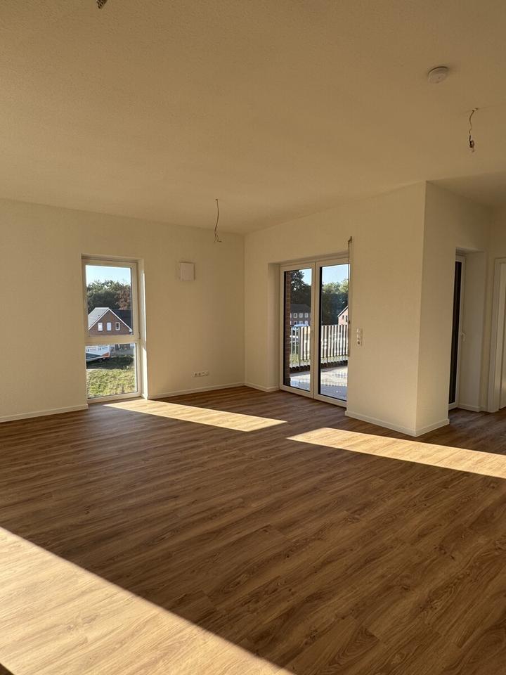 Thumbnail-Großzügige 3-Zimmer Wohnung am Fliegerhorst in Oldenburg !