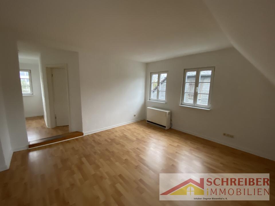 Thumbnail-Dachgeschosswohnung mit EBK im Zentrum von Bad Laasphe zu vermieten.