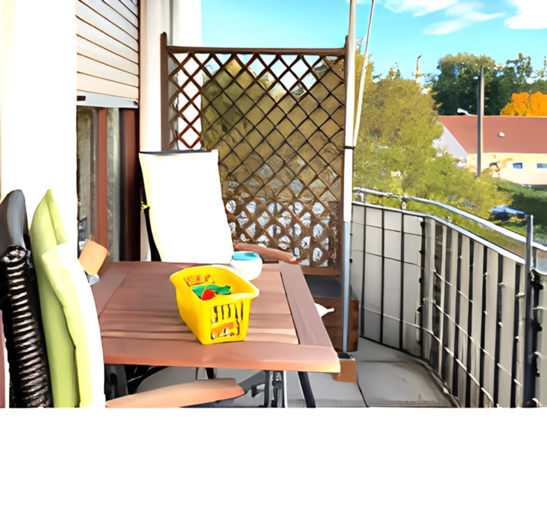 Thumbnail-Helle und geräumige Dreizimmerwohnung mit Balkon und Stellplatz