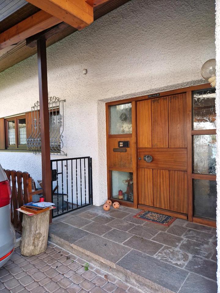 Thumbnail-Einfamilienhaus mit Einliegerwohnung