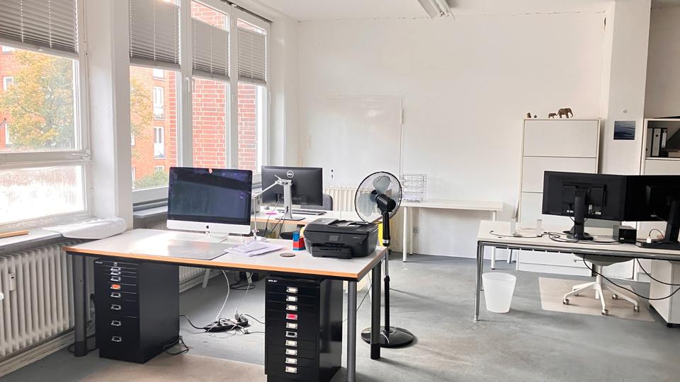 Thumbnail-Büroüplatz Fotostudio mit Arbeitsplatz – Hamburg Altona