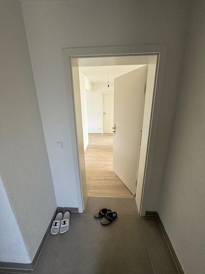 Thumbnail-3 Zimmer EG-Wohnung mit Terrasse und Garten