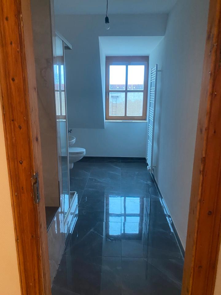 Thumbnail-Attraktive Dachgeschosswohnung in Lindenau 04177, ab Februar 2026