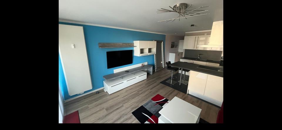 Thumbnail-Schöne vollmöblierte 54 qm Wohnung 5. Etage mit Balkon