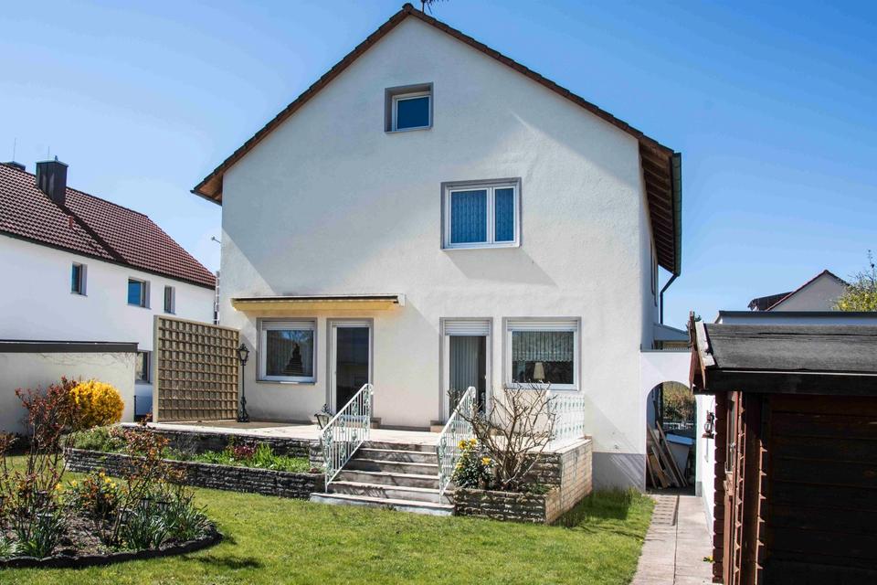 Thumbnail-Freistehendes Zweifamilienhaus in Nürnberg-Eibach zu verkaufen