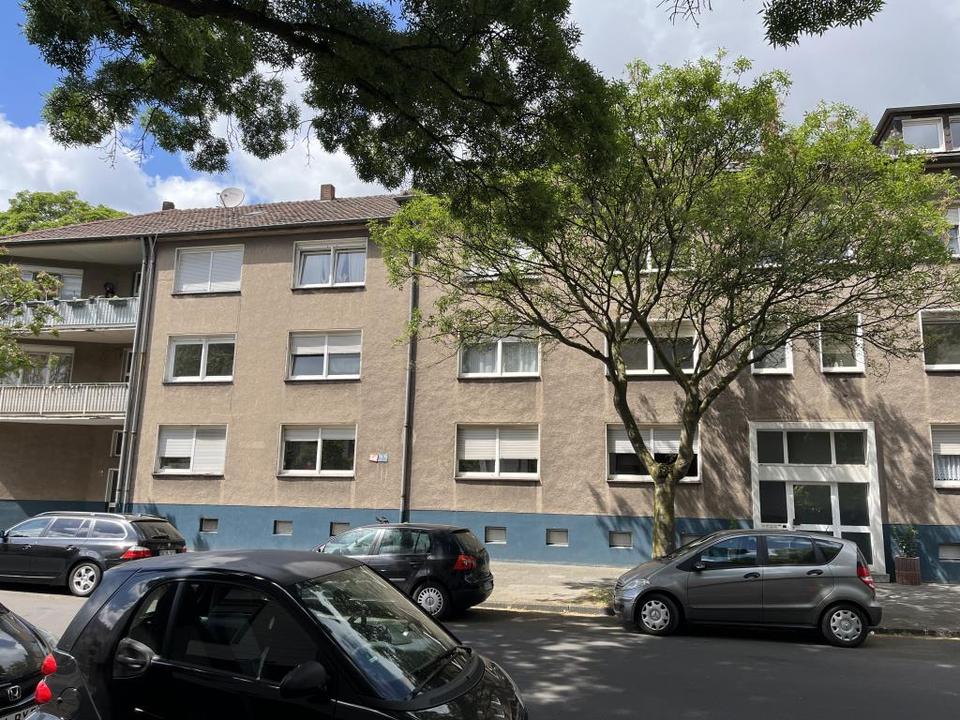 Thumbnail-~ Ruhige und familienfreundliche 3-Raum-Wohnung für Individualisten zum selber renovieren~