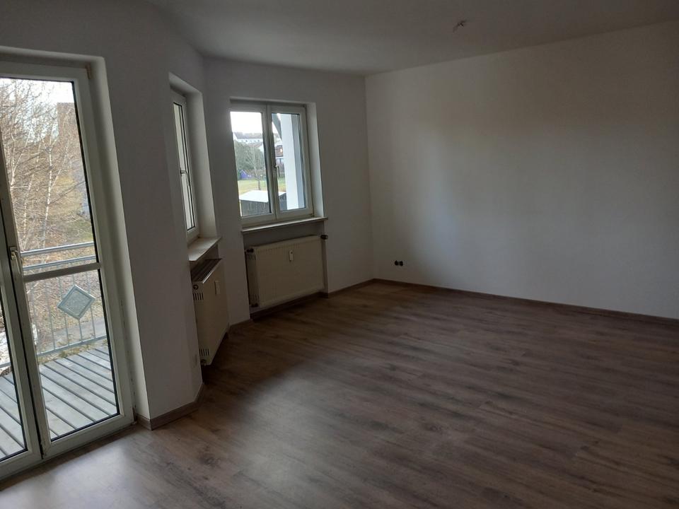 Thumbnail-Sehr großzügige, schöne und ruhige 3-Zimmer-Wohnung zu vermieten