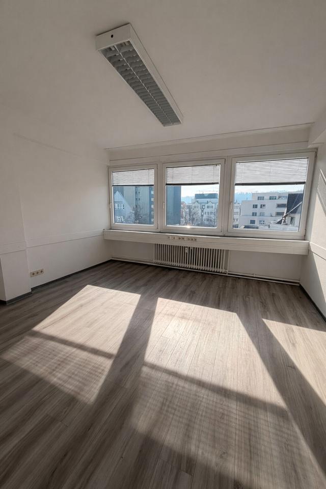 Thumbnail-Büroflächen im Zentrum – modernisiert nach Mieterwunsch