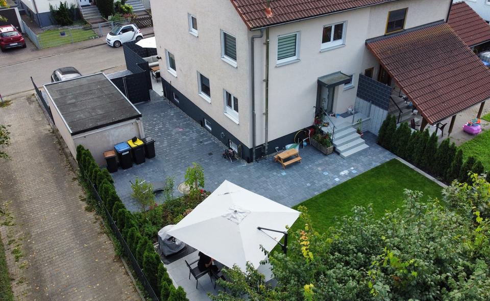 Thumbnail-Moderne Doppelhaushälfte mit zwei Terrassen und gepflegtem Garten
