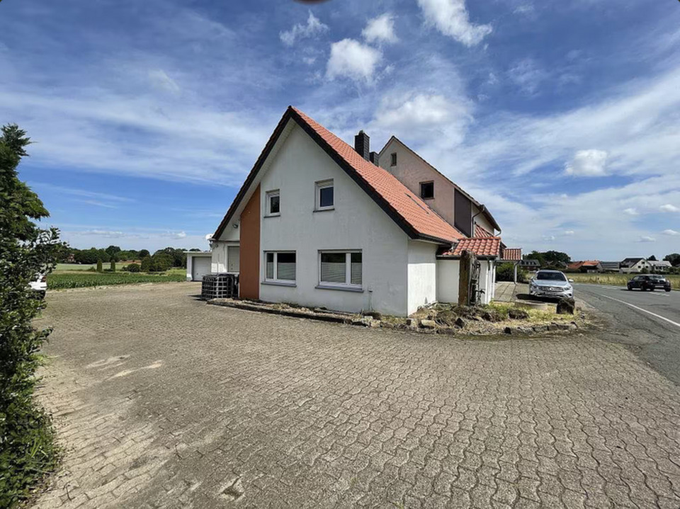 Thumbnail-Wohnhaus mit Gewerbeanteil