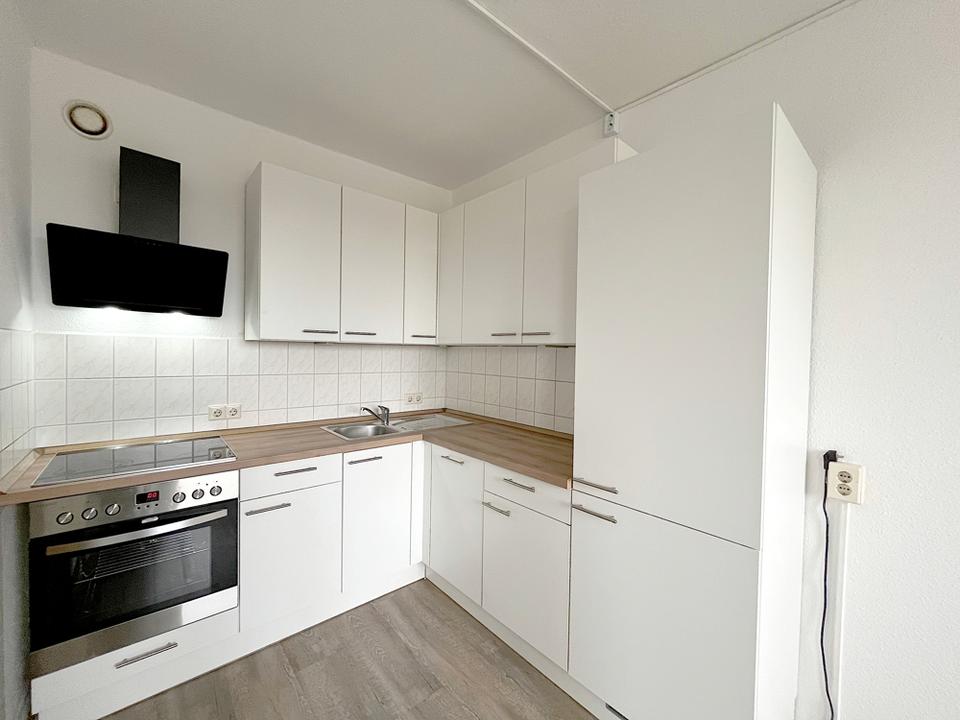 Thumbnail-Gemütliche Wohnung mit EBK und Balkon!