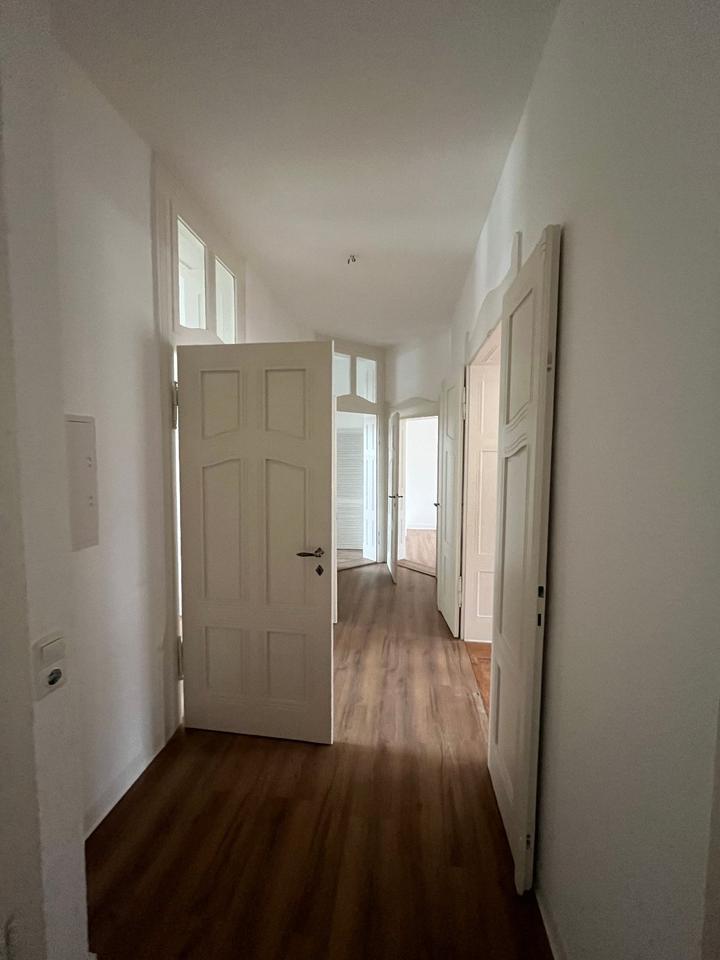 Thumbnail-Großzügige 4-Zimmer-Altbauwohnung