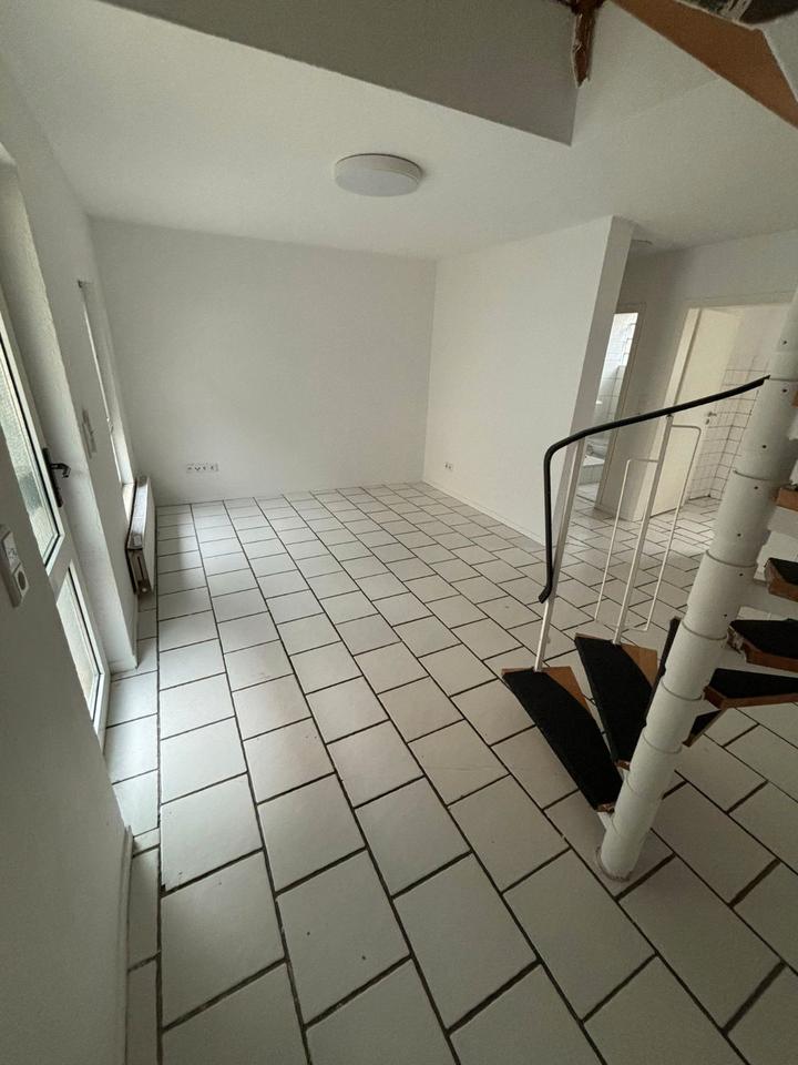Thumbnail-Helle Maisonette-Wohnung mit 3 Zimmern, WG-geeignet zu vermieten