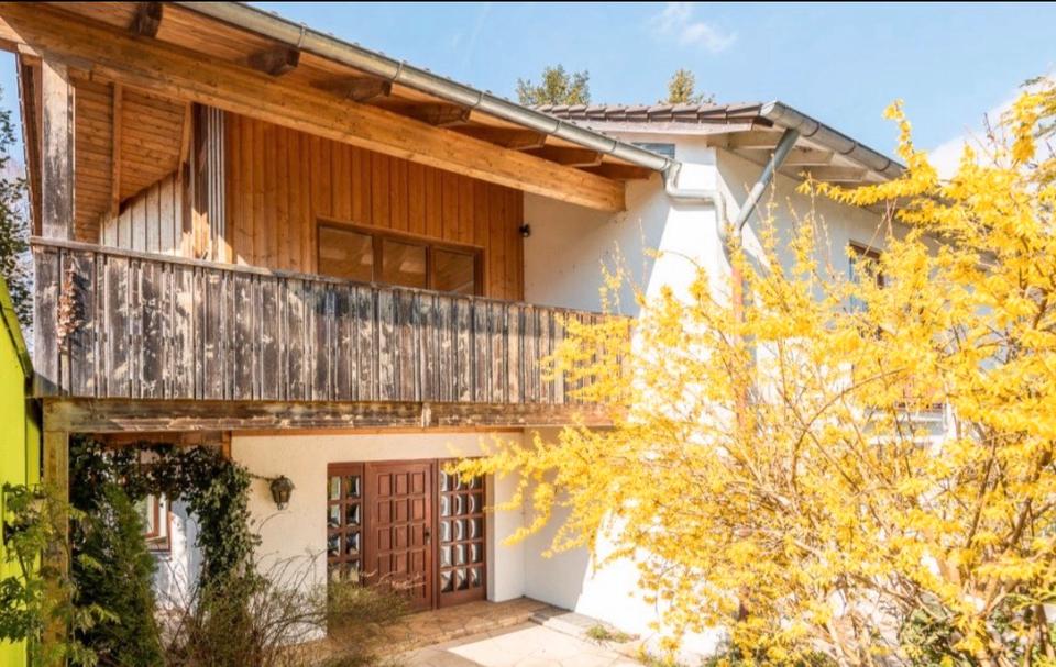 Thumbnail-Geräumige Doppelhaushälfte in Söcking mit großem Garten