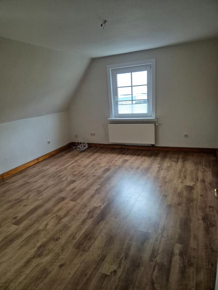 Thumbnail-Charmante 2- Zimmer-Wohnung mit Einbauküche, Stellplatz & Garten