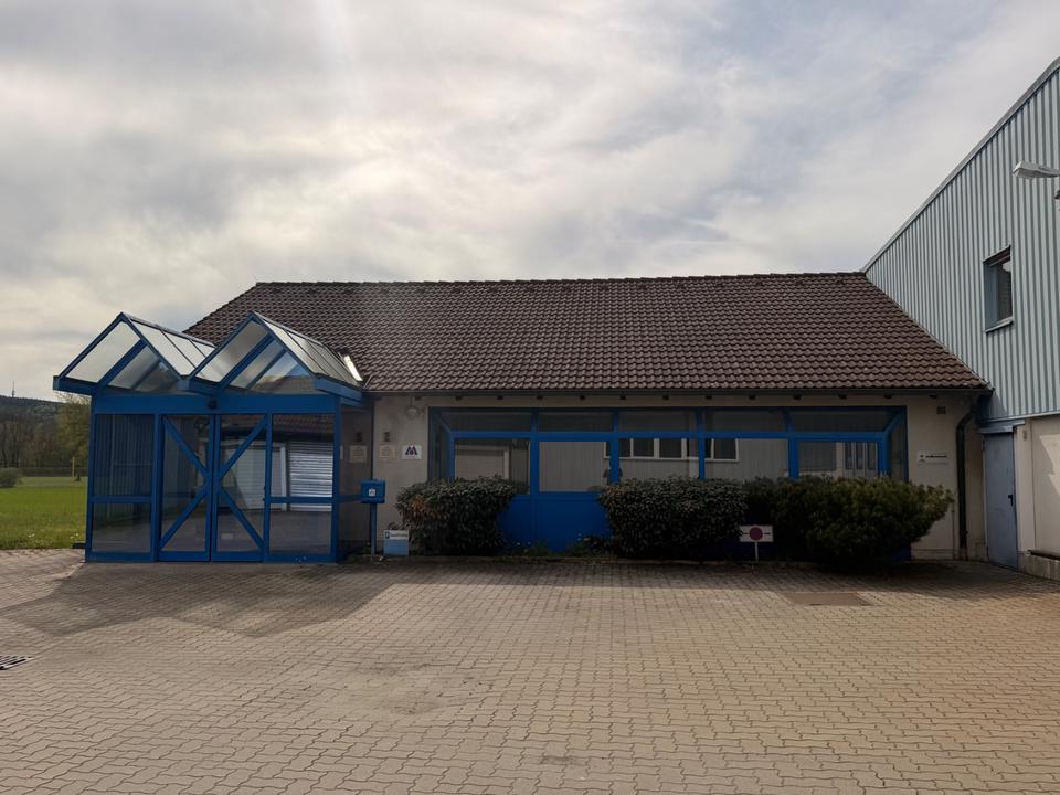 Thumbnail-PraxisBüro in Top-Lage (B173) – Flexibel ca. 110m² bis zu 330m²