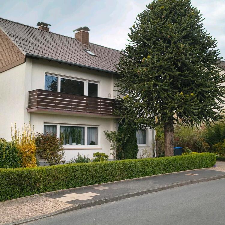 Thumbnail-Zweifamilienhaus mit Doppelgarage