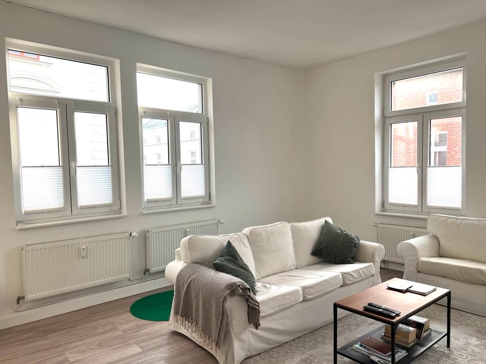 Thumbnail-Anfragestopp - Helle geräumige 2-Zimmer Altbauwohnung