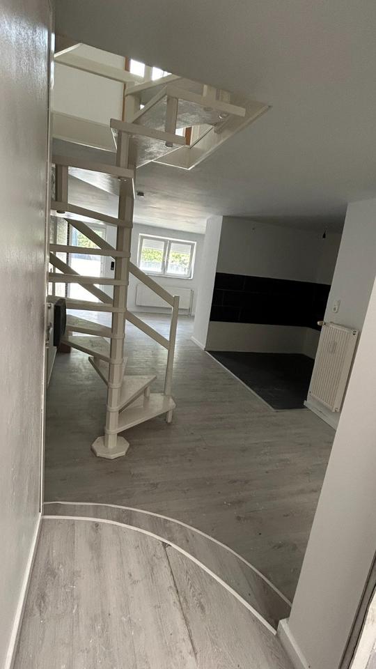 Thumbnail-Großzügige 4-Zimmer-Maisonette mit Gartenterrasse in Grevenbroich