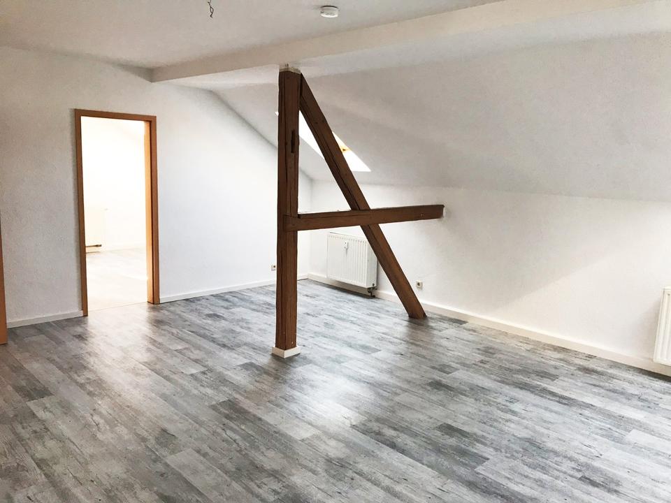 Thumbnail-Großzügige 4-Raum-Wohnung mit Charme und viel Platz!