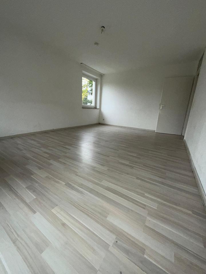 Thumbnail-3-Zimmer Erdgeschoss Wohnung, 70437 Stuttgart-Freiberg