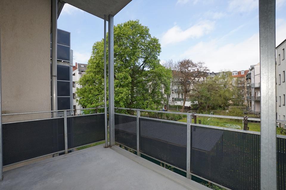 Thumbnail-NEU renovierte 2-Raum-Wohnung mit Balkon, großer Wohnküche und Tageslichtbad