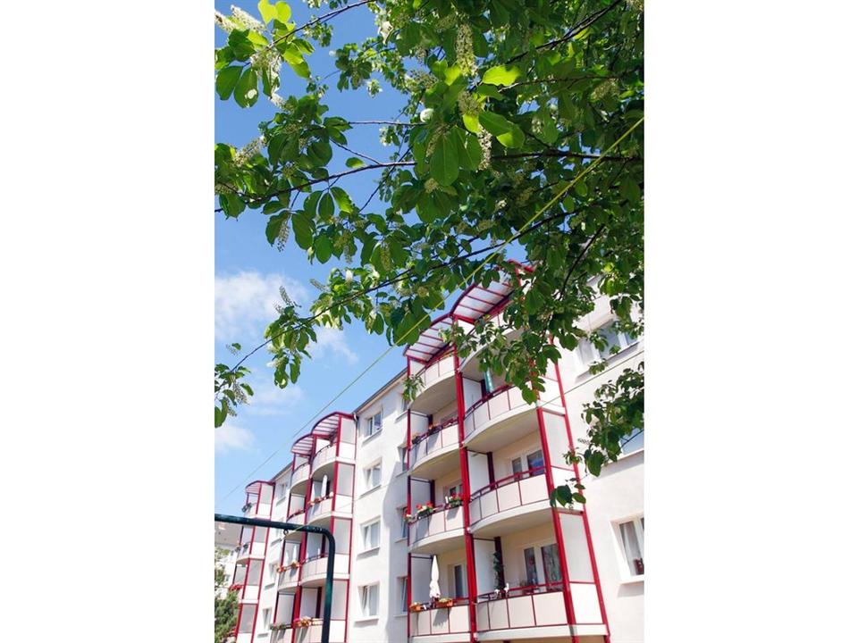 Thumbnail-Erstbezug nach Komplettsanierung! 3 Raum Wohnung mit Balkon.