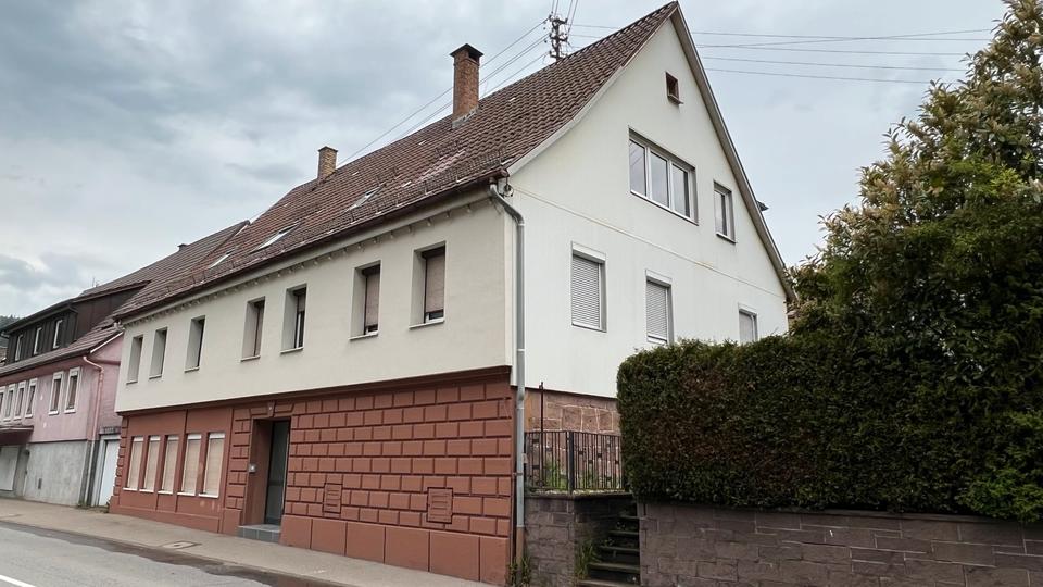 Thumbnail-Kernsanierte EG-Wohnung mit EBK und Gartennutzung